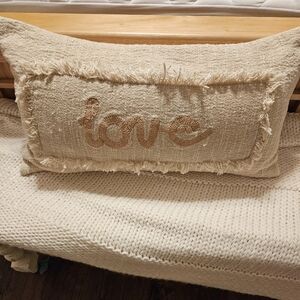 Creative Co-op Love ❤️ Valentine's Day pillow New with tag